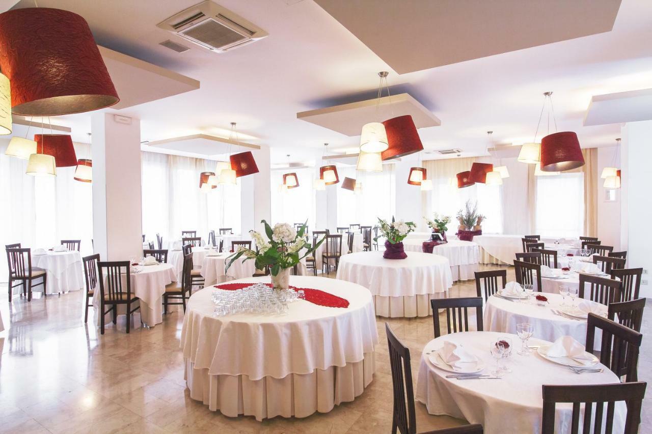 Hotel Panama Majestic Rimini Exterior foto